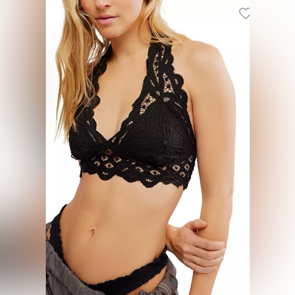 Free People One *Adella* Halter Lace Bralette in Black.NWT